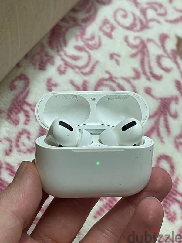 AirPods wireless charge case 1