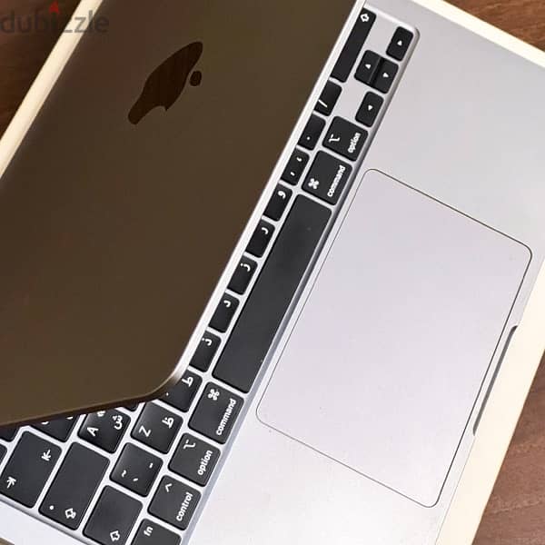 Macbook Air M2 13.6 inch بأفضل حالة وسعر 7