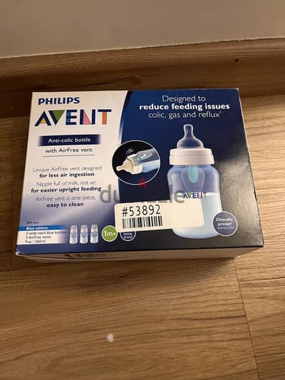 3 unused avent bottles anti-colic/غير مستخدمة ببرونات افنت