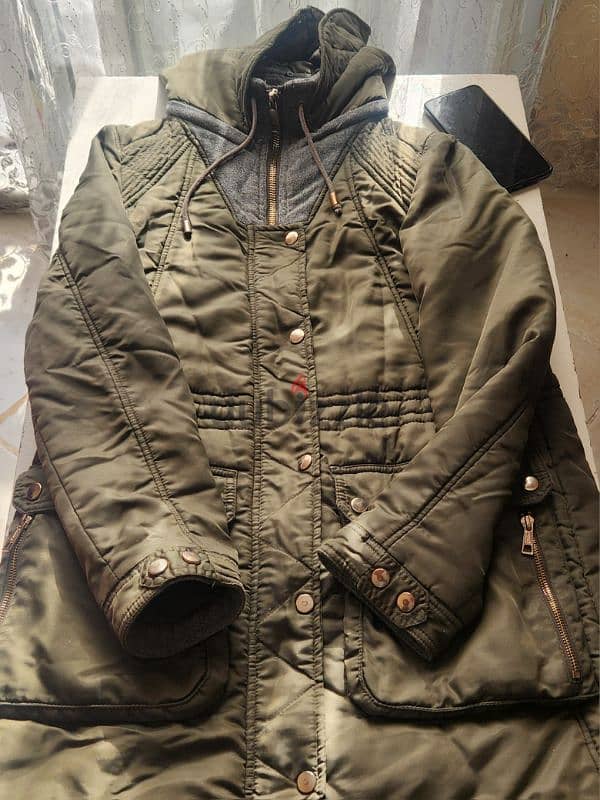 zara jacket in very good condition size medium يعتبر جديد لم يستخدم 1