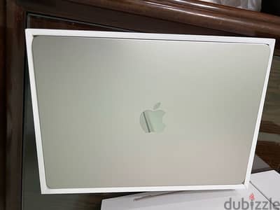 macbook m2 512  مشحون ١٤  مره - جهاز زيرو