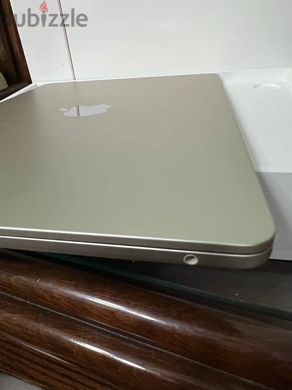 macbook m2 512  مشحون ١٤  مره - جهاز زيرو 5