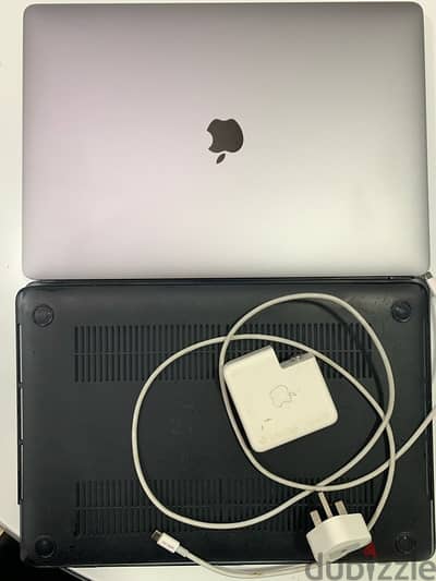 Apple MacBook Pro (15-inch, 2019) Touch Bar