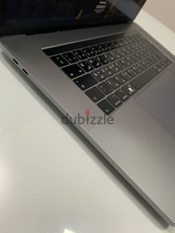 Apple MacBook Pro (15-inch, 2019) Touch Bar 3