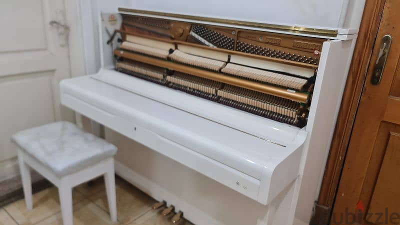 Samick piano Made in Korea  as new 14