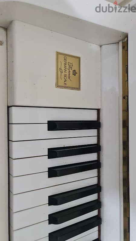 Samick piano Made in Korea  as new 17