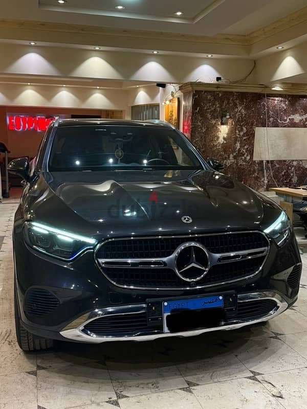 Mercedes-Benz GLC 300e 2023 0