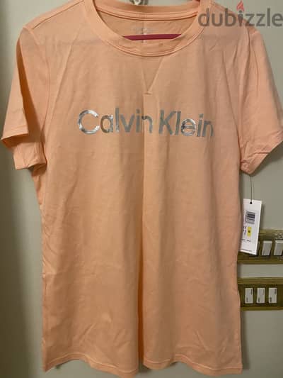 Calvin Klein tshirt