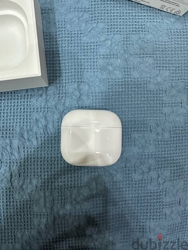 AirPods 4 3