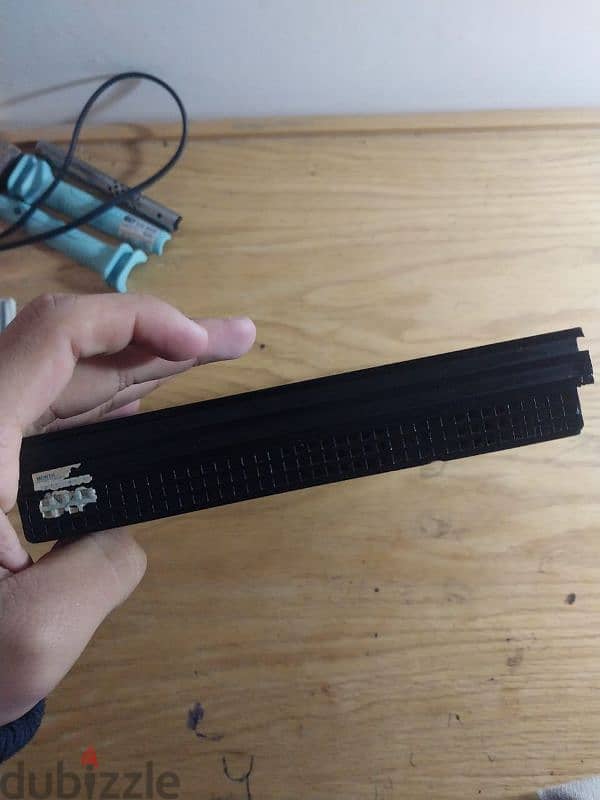 PS2 (بلايستيشن 2 ) يعمل في حاله ممتازة مع أكثر من ٤٠ لعبه 0