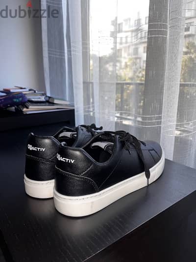 Active sneakers brand new