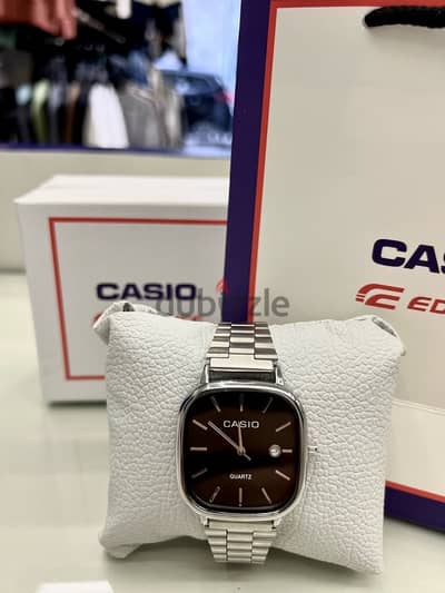 الساعة الانيقة( CASIO )