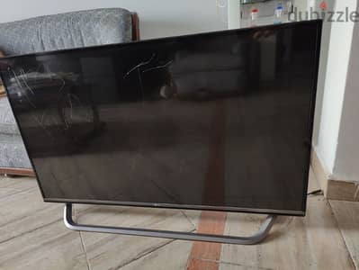 Smart Tv 49 with broken screen