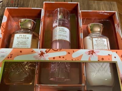 SALE/ Bath and Body Works Pure Wonder Gift Box Set Kuwait