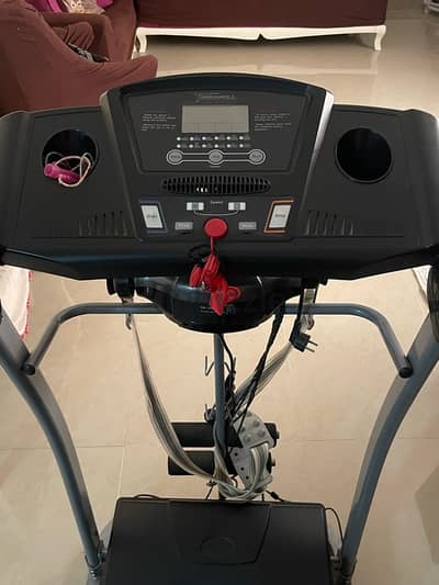 treadmill (top fitness) في حاله ممتازه