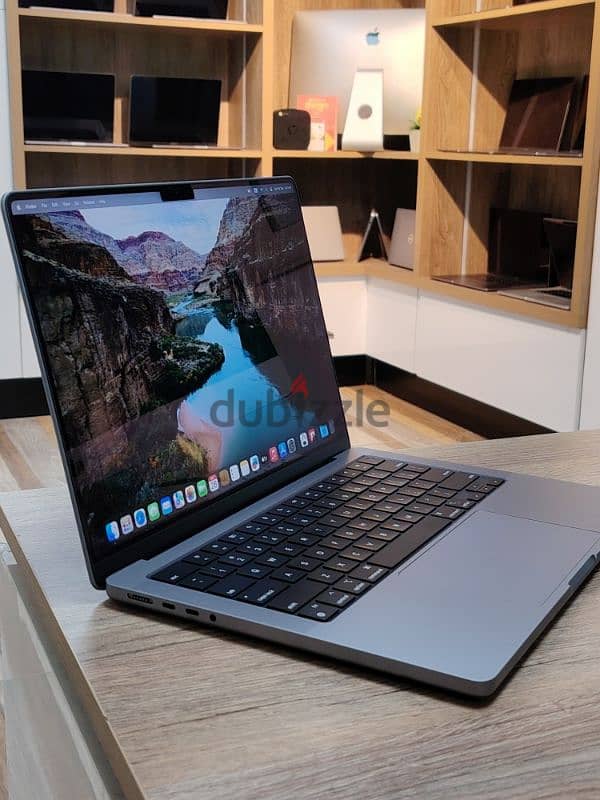 MacBook pro M3 14inch 4