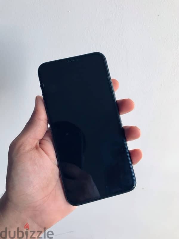 iphone 11 pro max ايفون ١١ برو ماكس 4