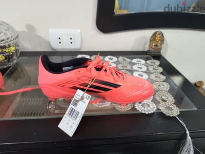 Adidas f50 size 40 sale for size didn't even used