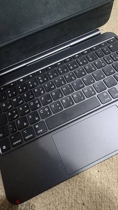 ipad pro m4 11 inch 256 space black + magic keyboard