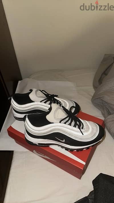 nike airmax in new condition size:42