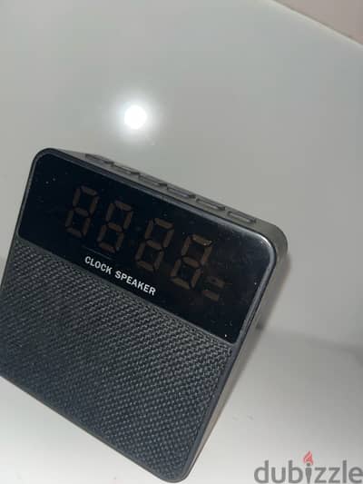 clock speaker