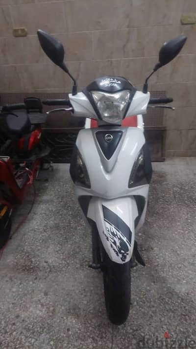 اسكوتر sym st 200cc