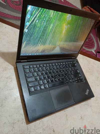 lenovo T440p في كرتين شاشة وبحاجته كلها ومعاه شنطه وماوس وقاعدة لاب