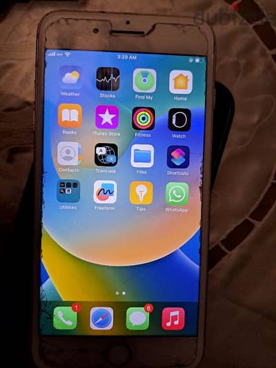 iphone 8plus بالعلبه