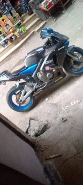 ريس 600rr المكنه محتاجه مصروفات قليلة جدا للاستفسار 01009155451