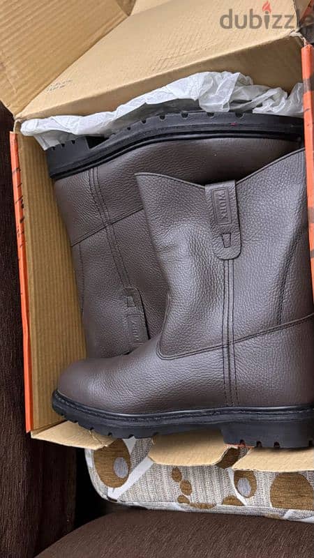 worx red wing safety boot.   01022323505 1