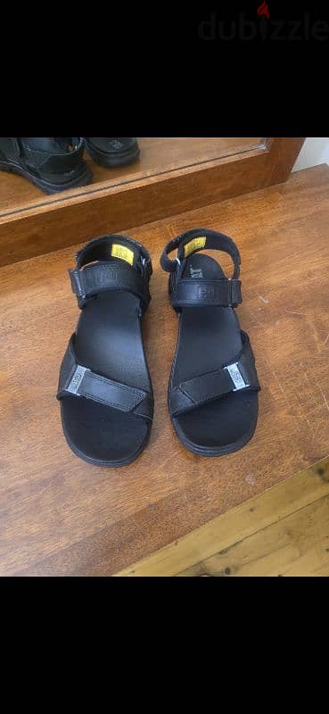 صندل امريكي لندره الاستعمال جلد طبيعي ممتاز sandal usa