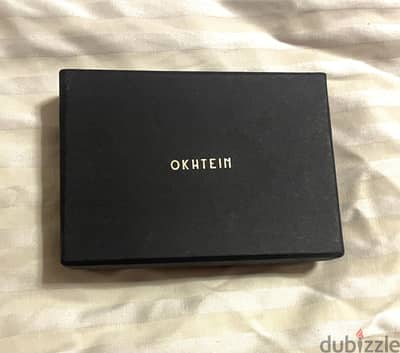 Okhtein card holder