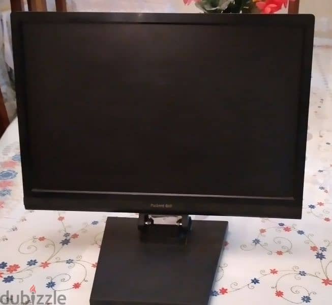 شاشة كمبيوتر LCD ١٩ بوصه بحالة ممتازة 1