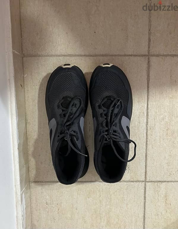 running shoes 1