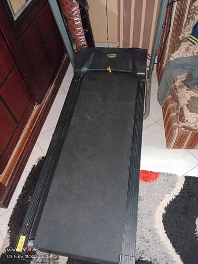 Sport top motorized treadmill بحاله ممتازه