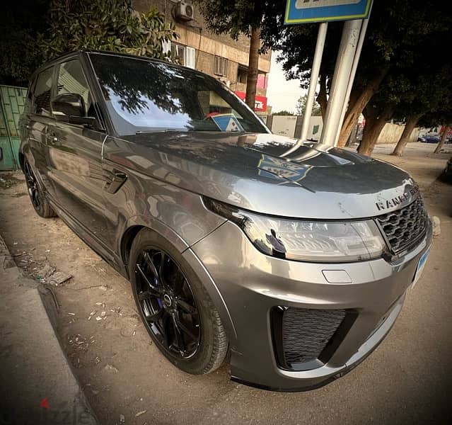 Range Rover Sport SVR 0