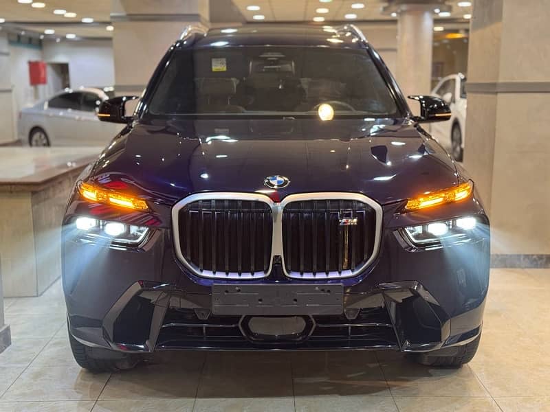 BMW X7 M 60 I X DRIVE  2024 WAKEL KM 11000 FACTORY PAINT (NO SCRATCH) 0