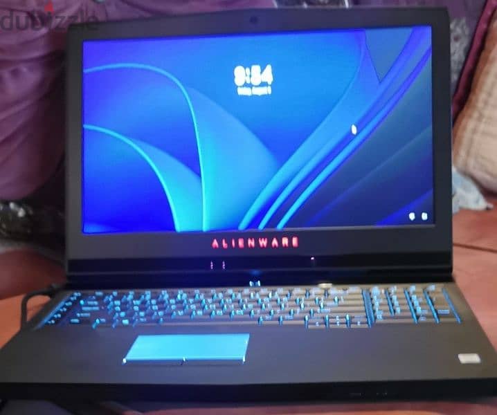 Alienware 17 r5 with eye tracking 0