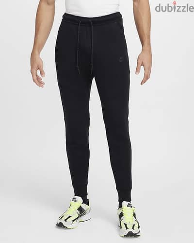 Nike Tech Black (Large)