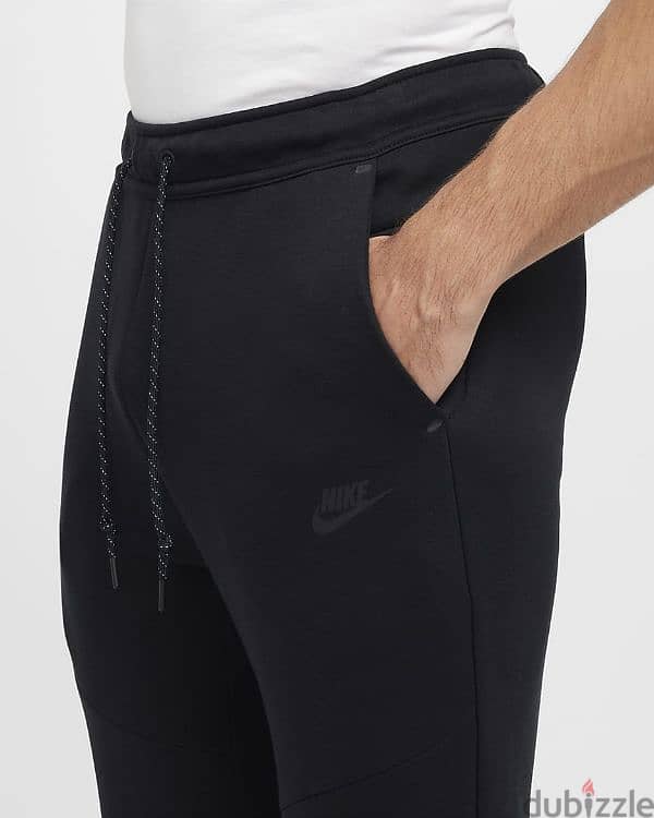 Nike Tech Black (Large) 2