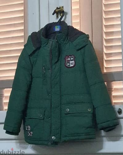 Olive green imported jacket (as new ) size 3-6 years