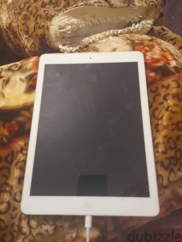 ipad air 1st gen 32GB wifi + sim good condition 2