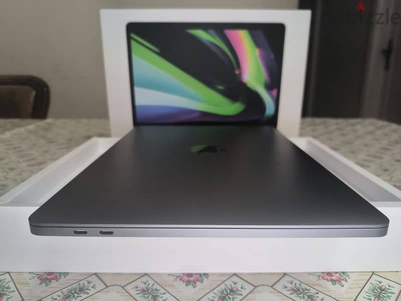 MacBook PRO M2 100% Ar En A+++ condition like new 6