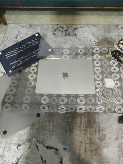 Mac Book Air M2 15 inch like new 2023