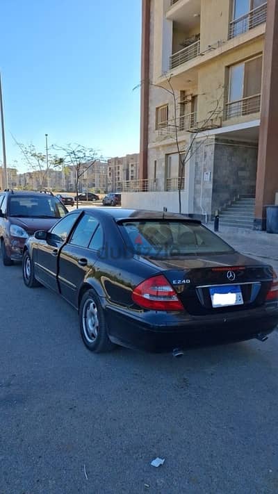 Mercedes-Benz E240 2004