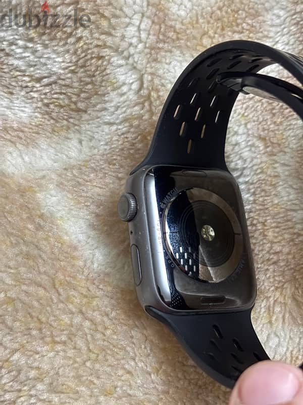 Apple Watch Series 5 44mm 2