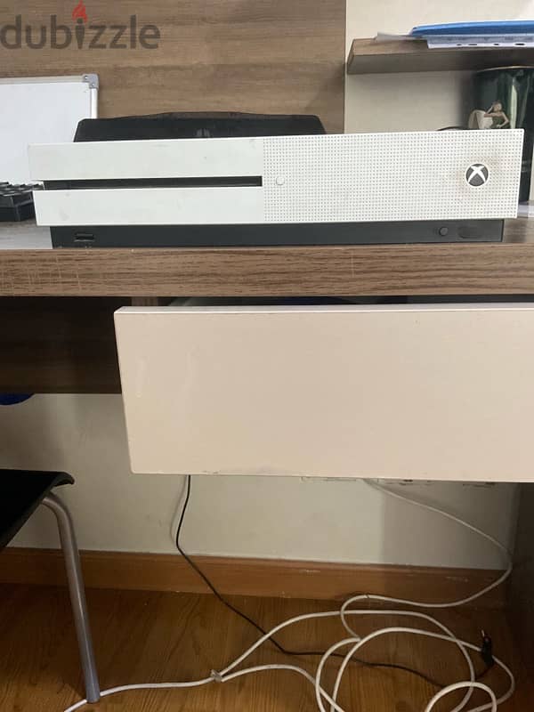 Xbox one S 500gb - Used condition 1