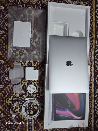 Macbook Pro M1 Silver 256GB 13 inch