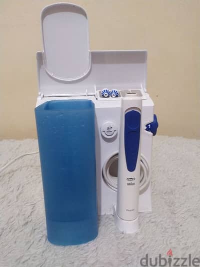 مكنة تنظيف الاسنان من oral b