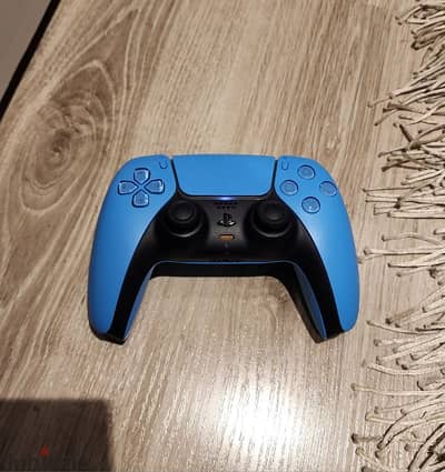 Playstation 5's controller (Starlight Blue)